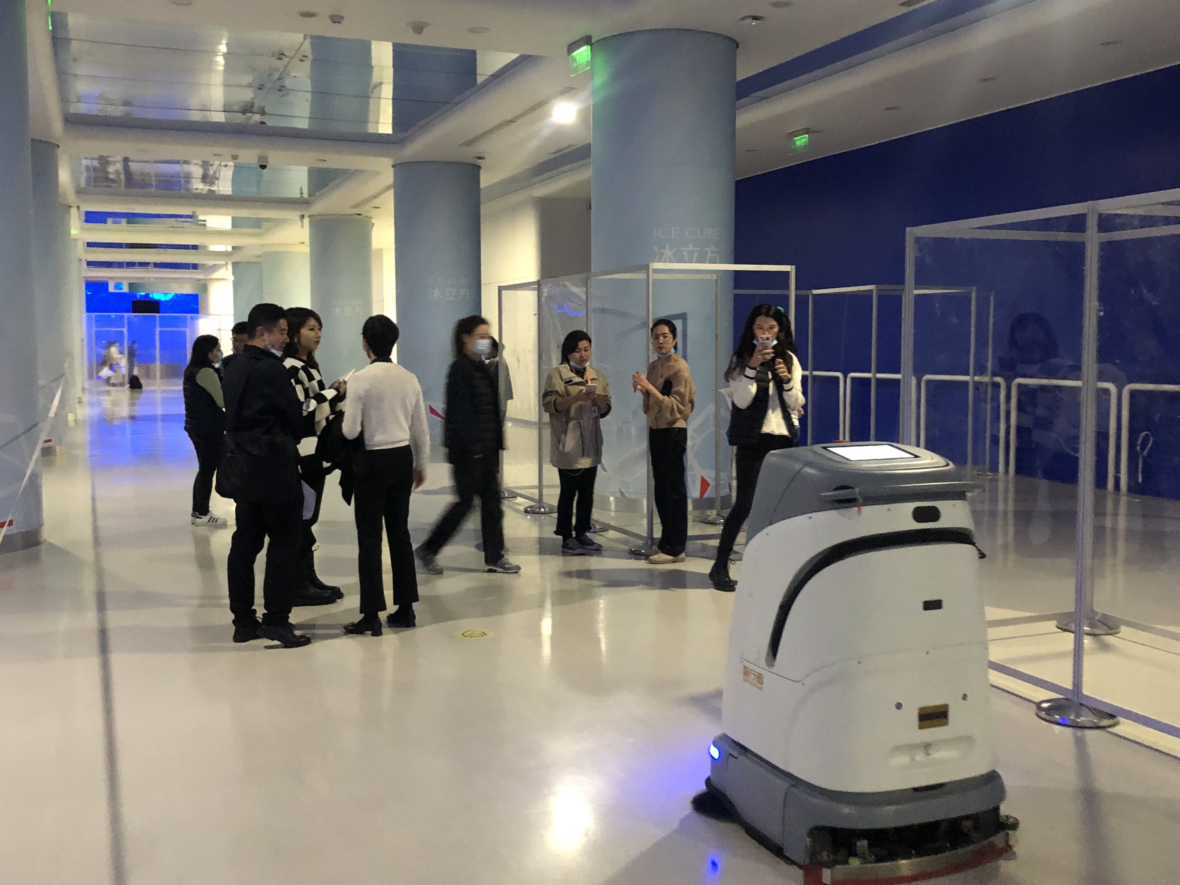 How to use floor scrubber machine？Key Points Buyers Need to Know